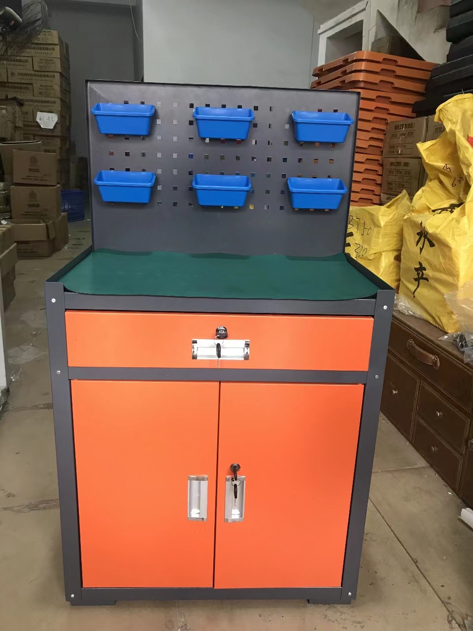 Тумба-верстак инструментальный, 1 полка, 1 ящик (арт. B9-1-BT40)